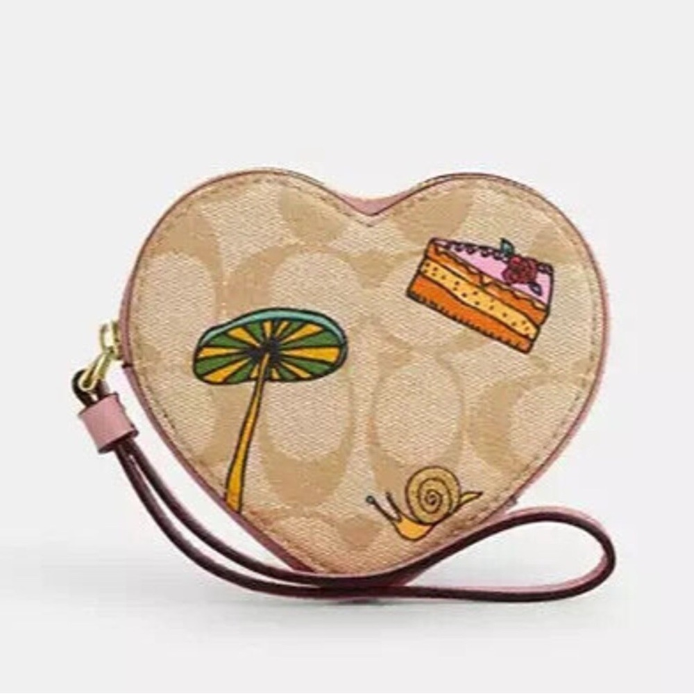 NWT Coach  Heart Coin Case In Signature Canvas
